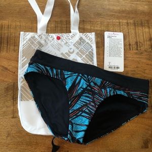 Lululemon reversible tidal flow full bottom